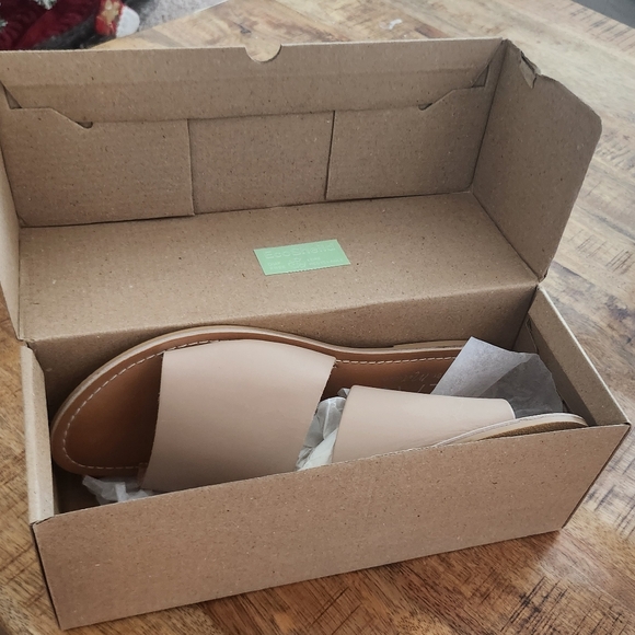 Sandals - Picture 2 of 4